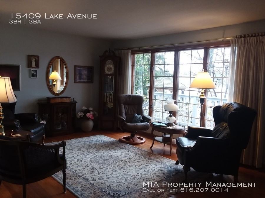 15409 Lake Ave - Photo 3 of 12