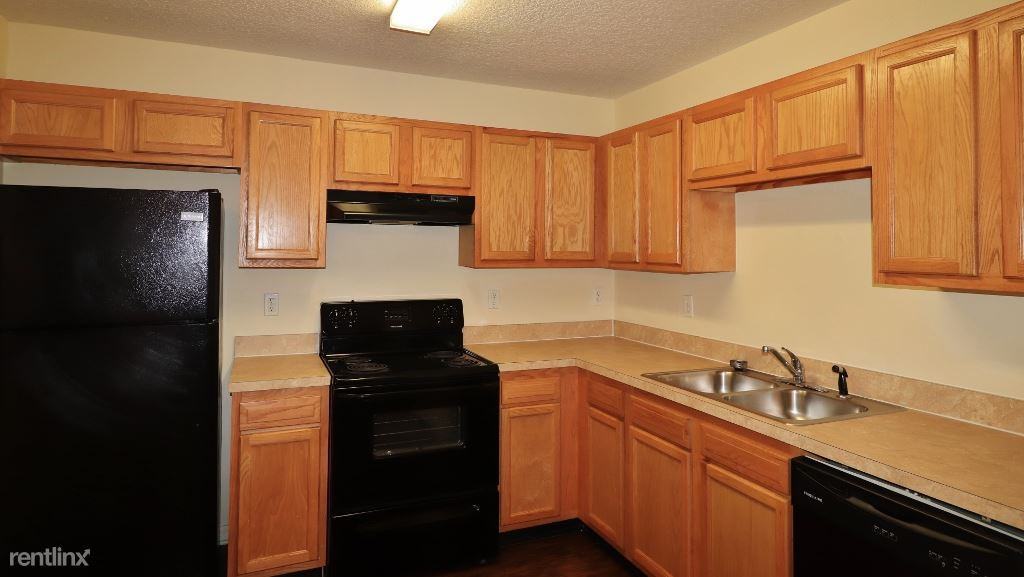 1327 Pangola Dr - Photo 2 of 8