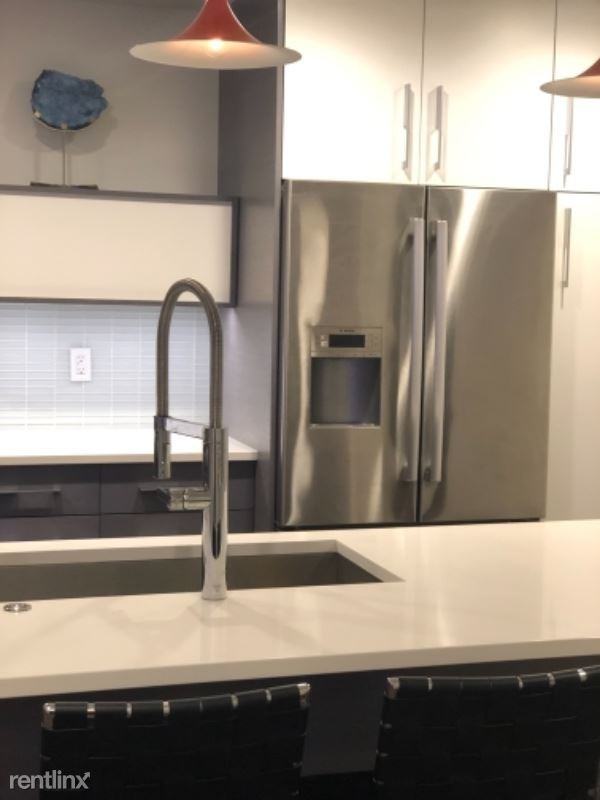 716 W 16th St - Photo 3 of 23