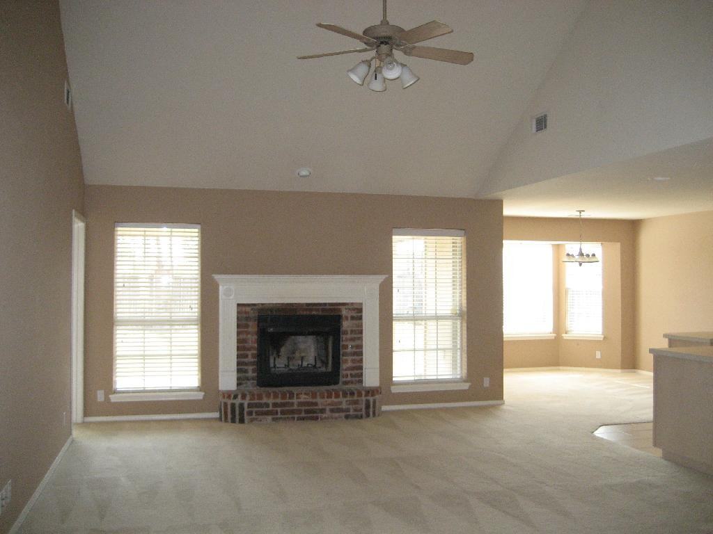 18610 E 50th Pl - Photo 2 of 14