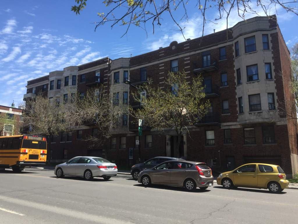 Princess Margaret Rose 4810 Queen Mary Road, Montréal, QC H3W 1W9