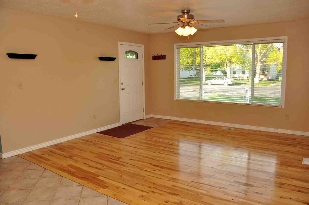 39 S 500 W - Photo 2 of 18