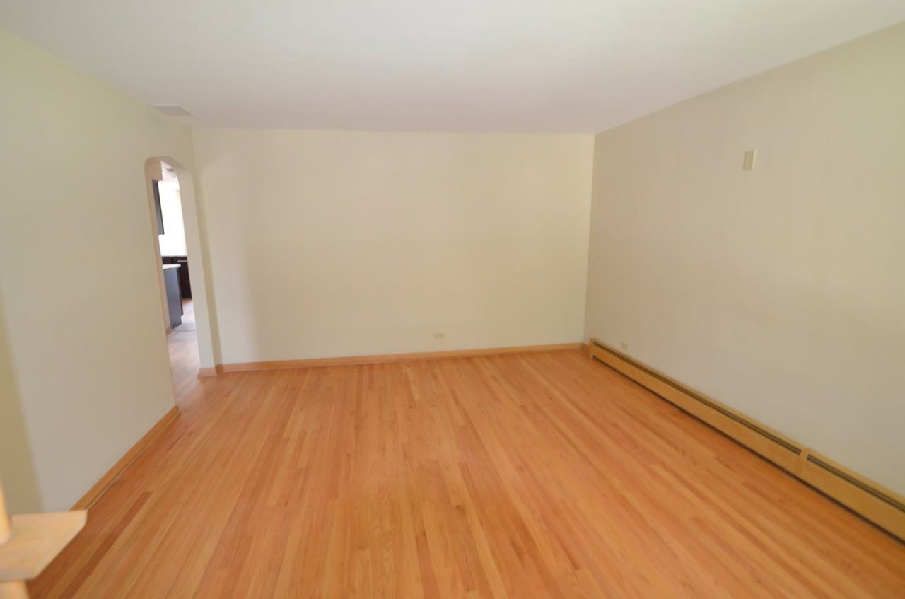 2218 Northgate Ave - Photo 2 of 9