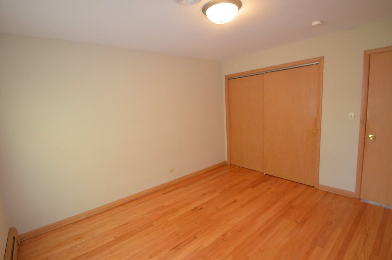 2218 Northgate Ave - Photo 3 of 9