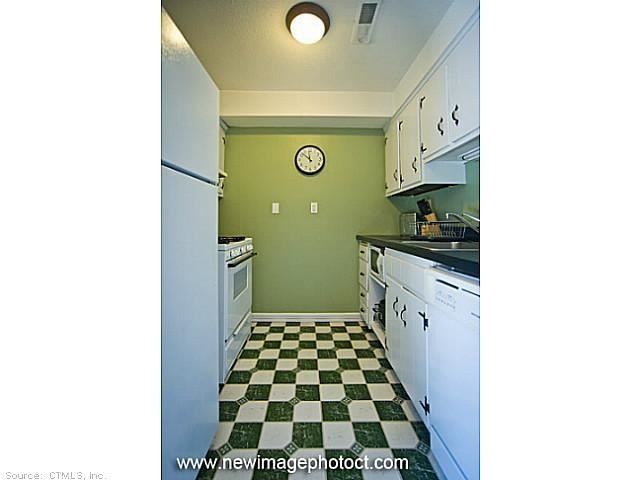 10 Spring St - Photo 3 of 6