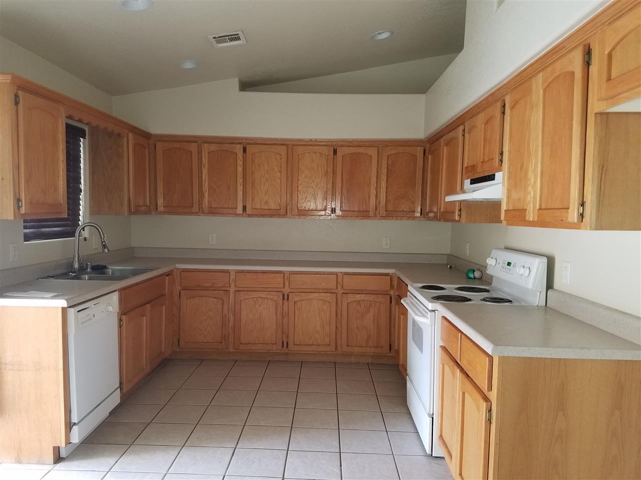 9611 East 38th Street - Photo 2 of 11