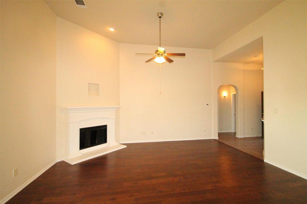 1416 Amazon Dr - Photo 2 of 15