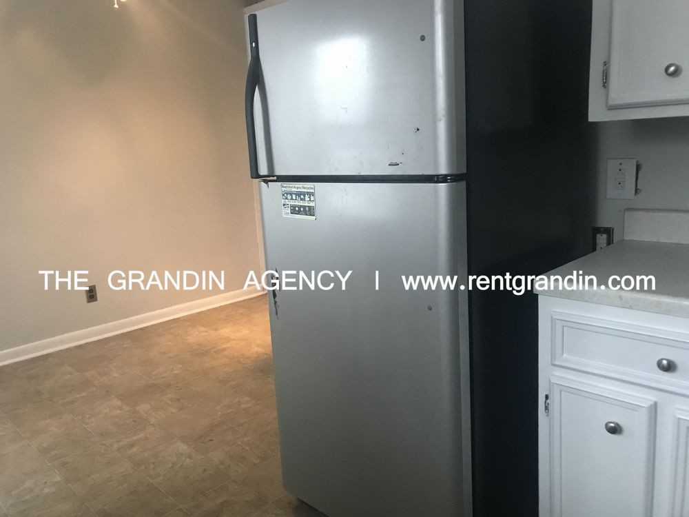 309 Corbin Cir NW - Photo 3 of 10