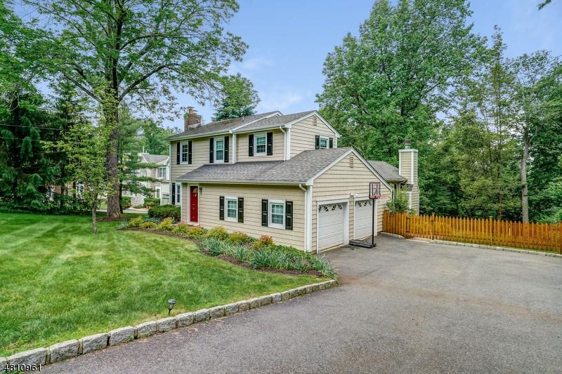 554 Fairmount Ave - Photo 2 of 18