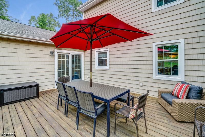 554 Fairmount Ave - Photo 3 of 18