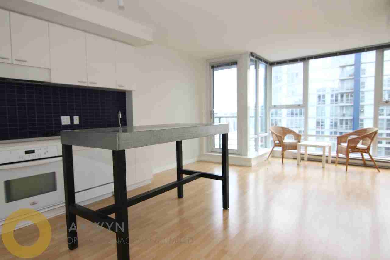 131 Regiment Square #2707