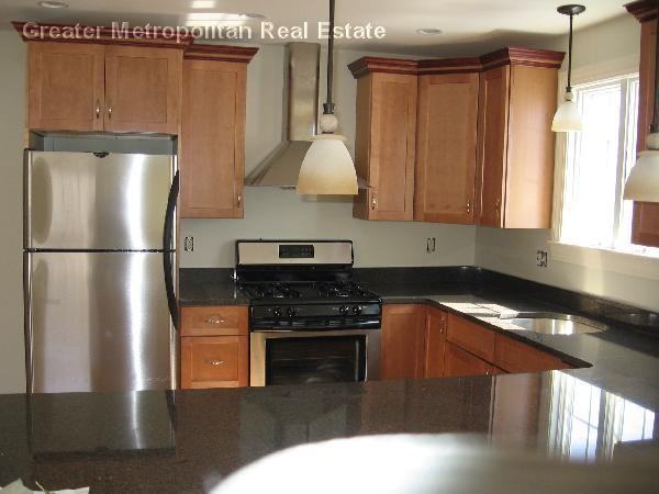 90 Jerome St DUP - Photo 3 of 8