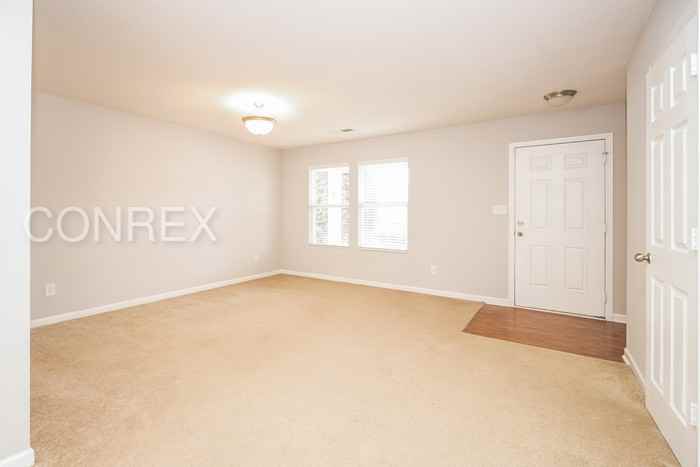 391 Jasmine Dr - Photo 2 of 6