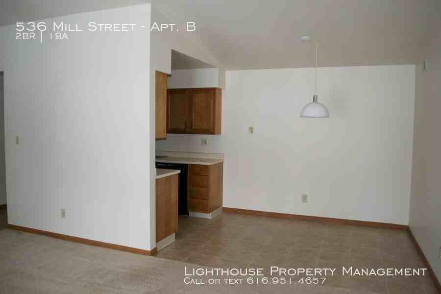 536 Mill St #B - Photo 3 of 20