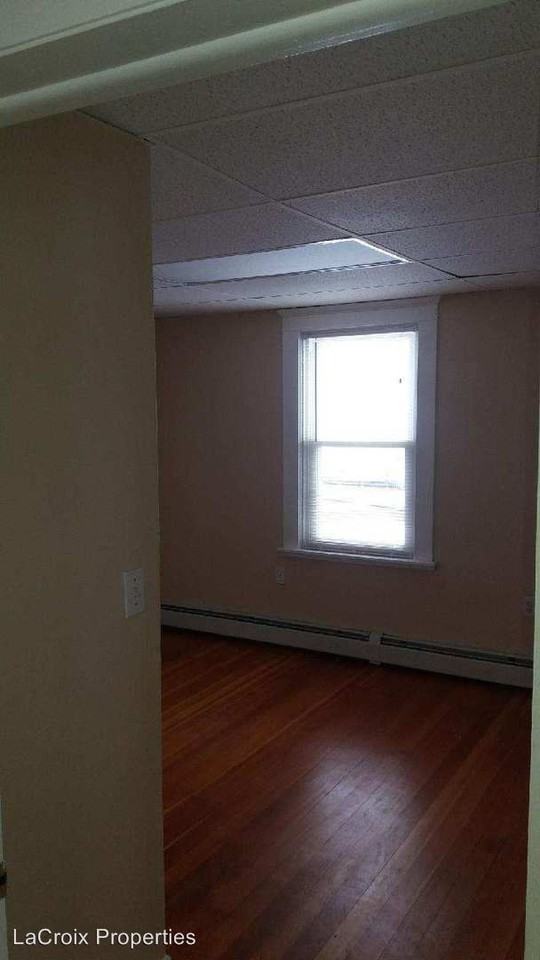 100-102 Shippee Ave - Photo 2 of 7