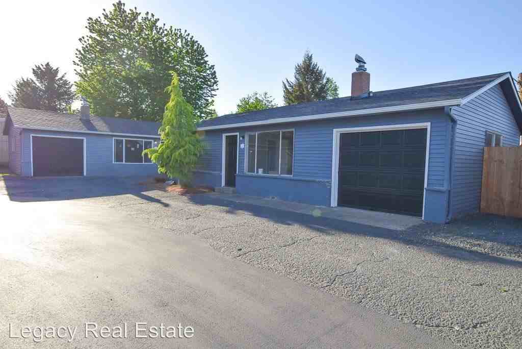 1247 Clearview Dr. N - Photo 2 of 11