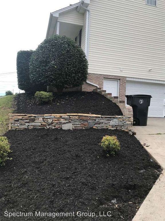 8041 W Pointe Dr - Photo 3 of 18