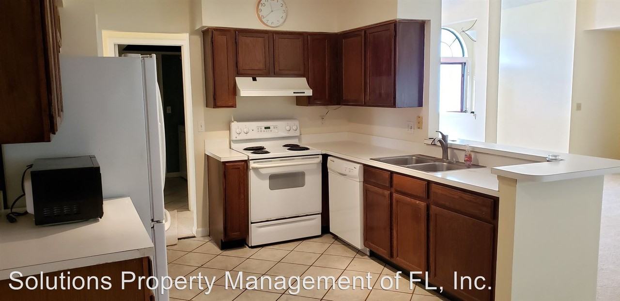 896 Pine Baugh St - Photo 3 of 34