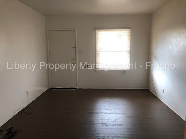 1322 O St - Photo 2 of 11