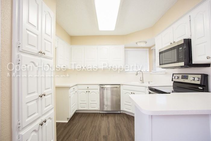 7405 Steward Ln - Photo 3 of 10