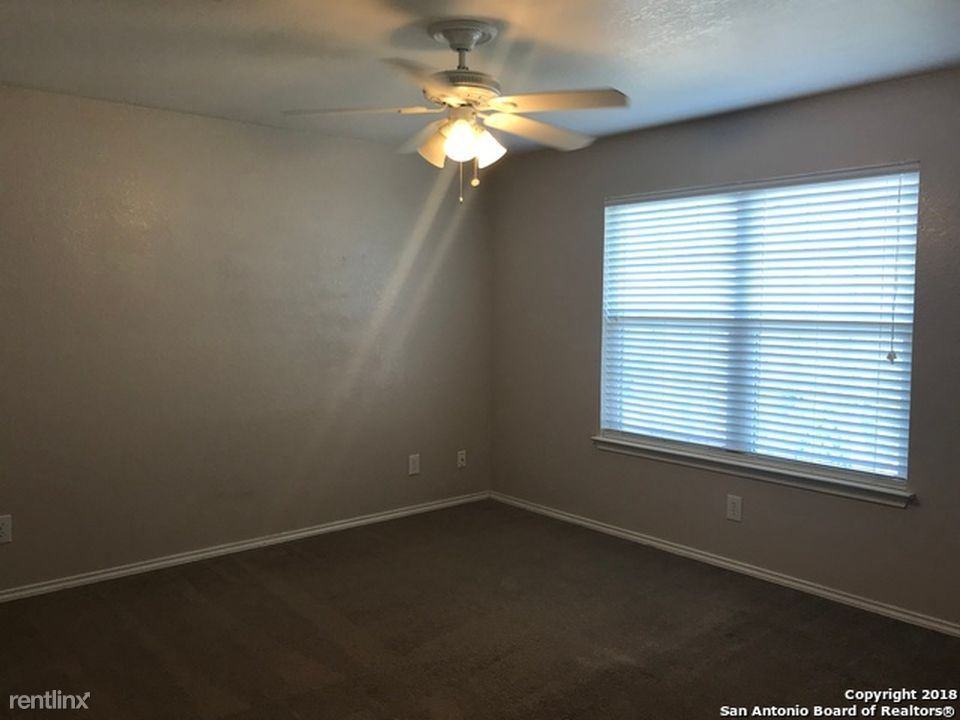 8851 Kestrel Oak - Photo 2 of 15