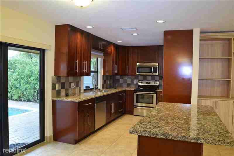4006 NW 73rd Ave - Photo 2 of 10