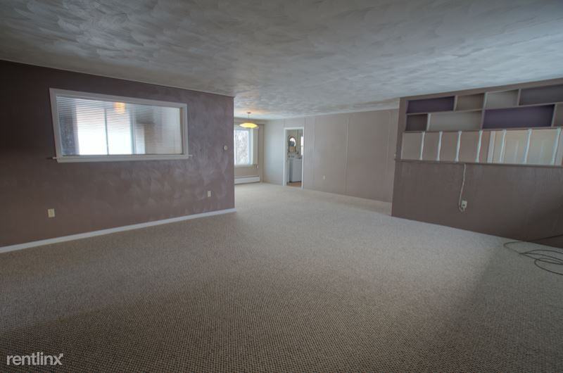 1149 N State St - Photo 3 of 14