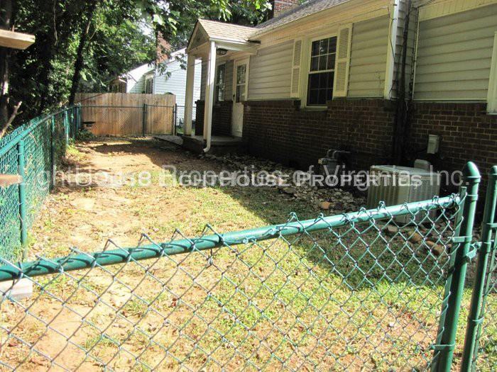 2109 Macleod St - Photo 3 of 12