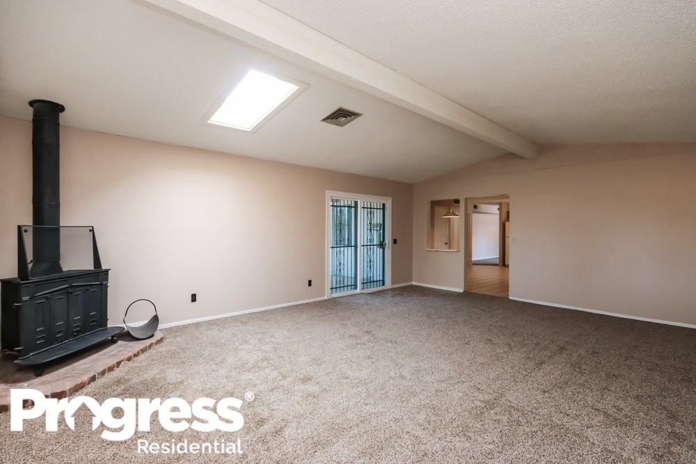 2924 W Maxine Cir - Photo 2 of 17