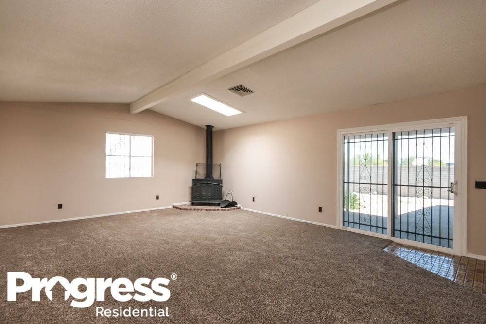 2924 W Maxine Cir - Photo 3 of 17