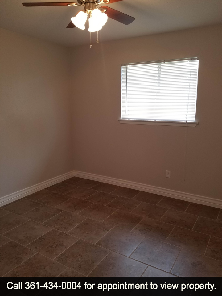 11825 Chamizal Street - Photo 3 of 11