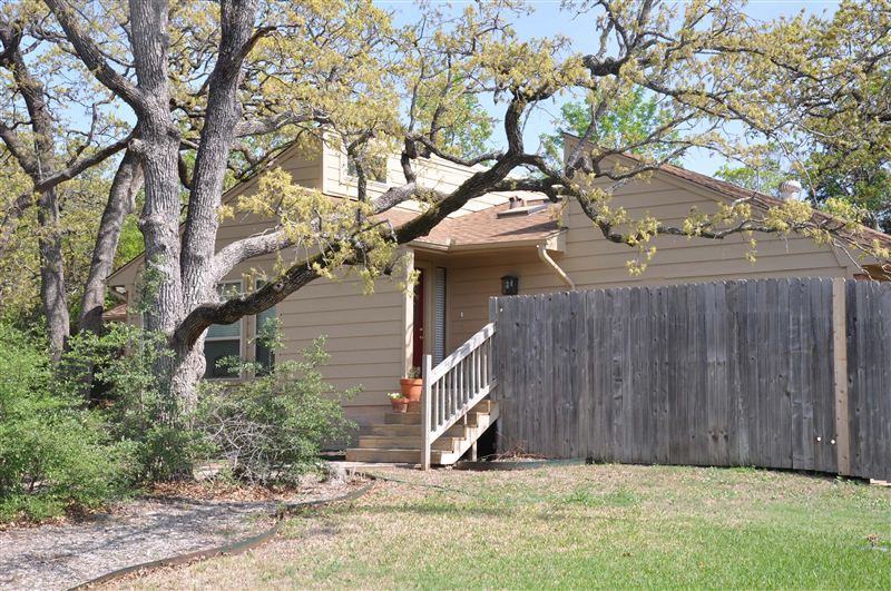 1410 Angelina Ct - Photo 2 of 2