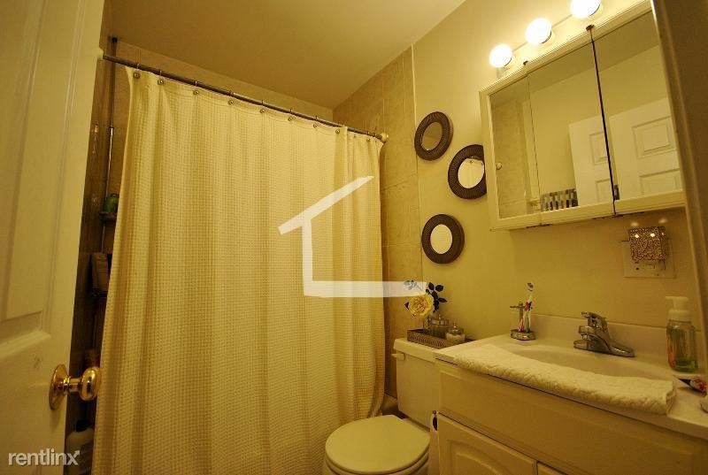 214 Freeman St - Photo 3 of 7