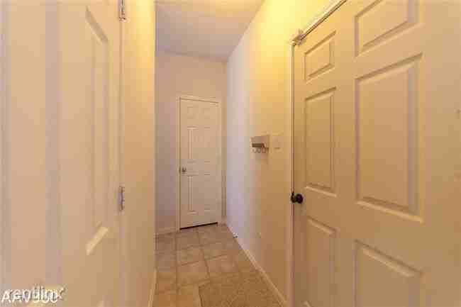 2943 Meadowglen Crest - Photo 2 of 18