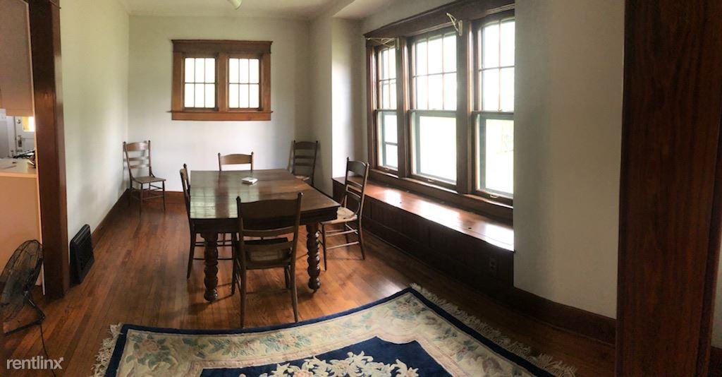 110 Adams St - Photo 3 of 10