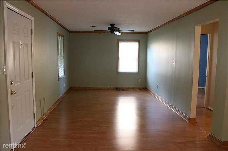 3437 Syracuse St - Photo 2 of 5