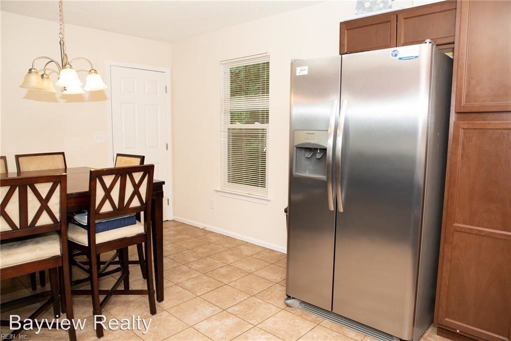 965 Teal Ct - Photo 3 of 11