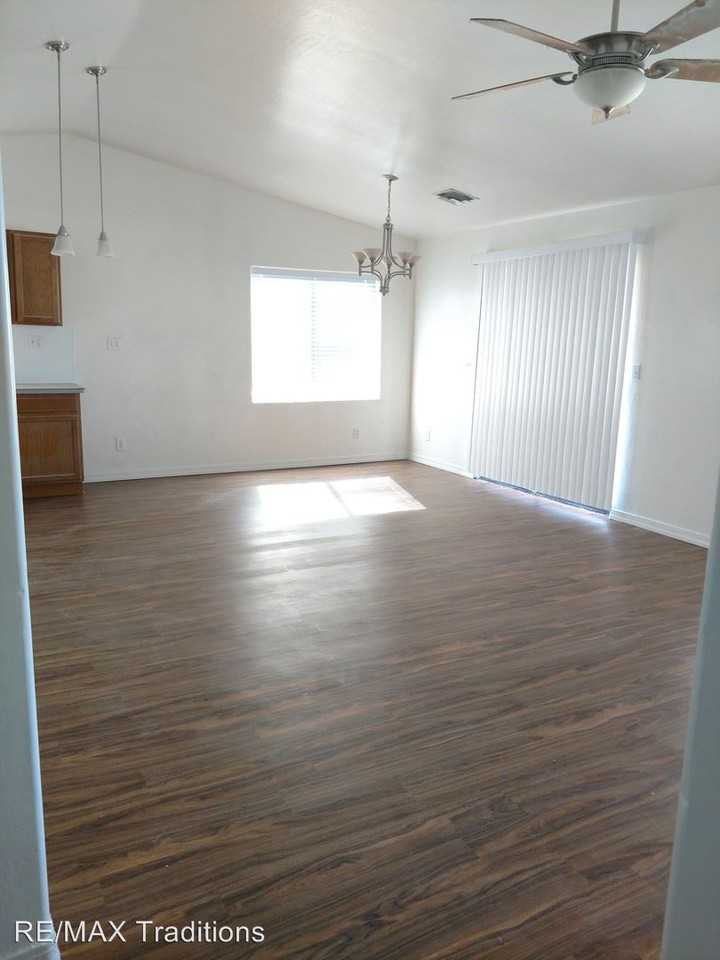 1020 W 8th St S - Photo 3 of 19