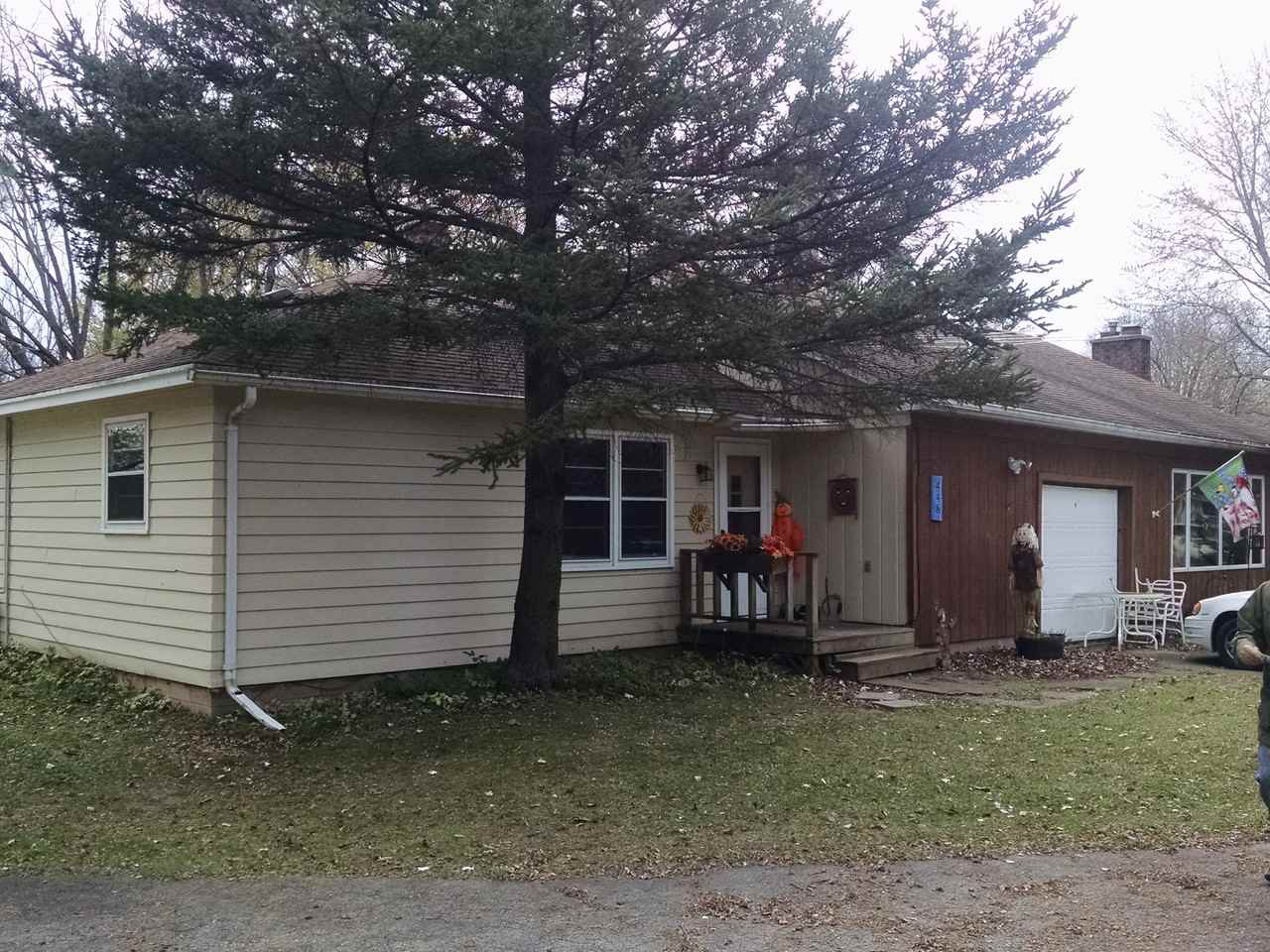 447 Waupaca St #445 - Photo 2 of 23