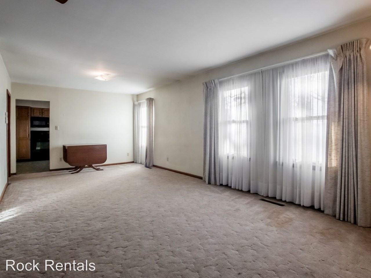 3513 Lawrence St - Photo 3 of 16