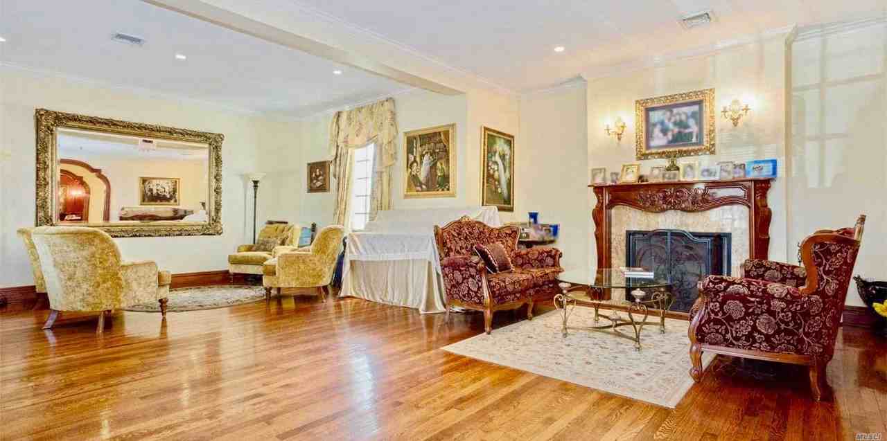 95 Briarwood Ln - Photo 3 of 13