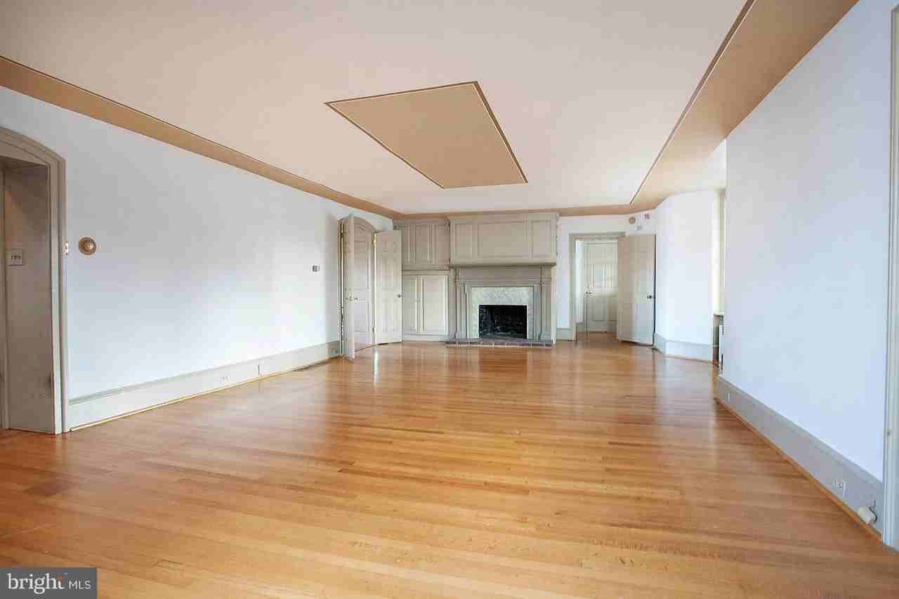 1002 Jolly Rd - Photo 3 of 31