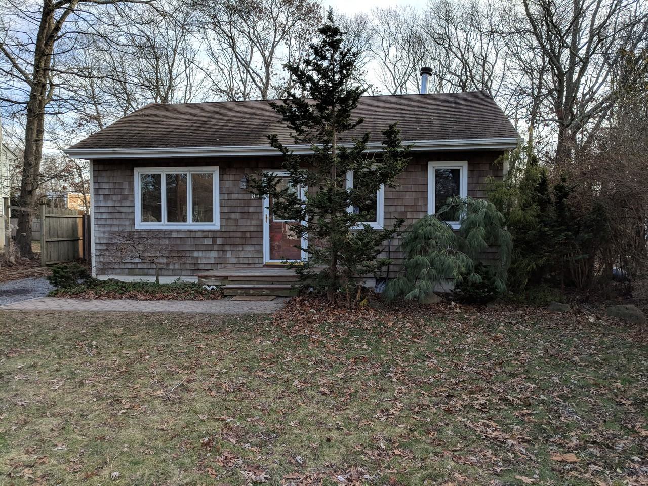 84 Parkwood Dr - Photo 2 of 9