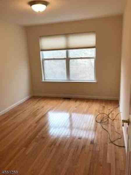 9 Katie Ct - Photo 3 of 16