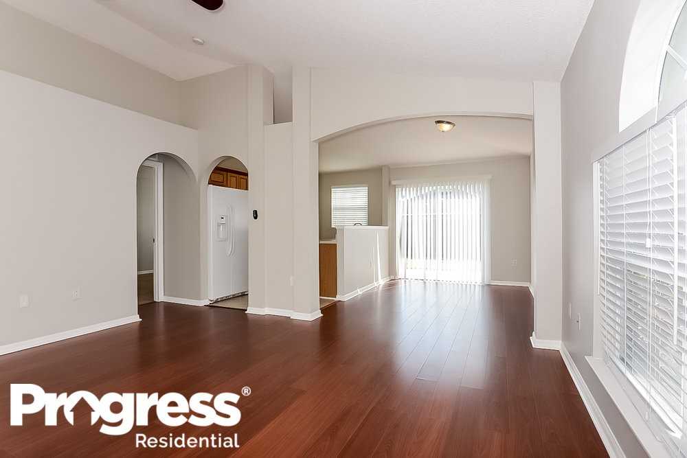 30234 Rattana Ct - Photo 3 of 14