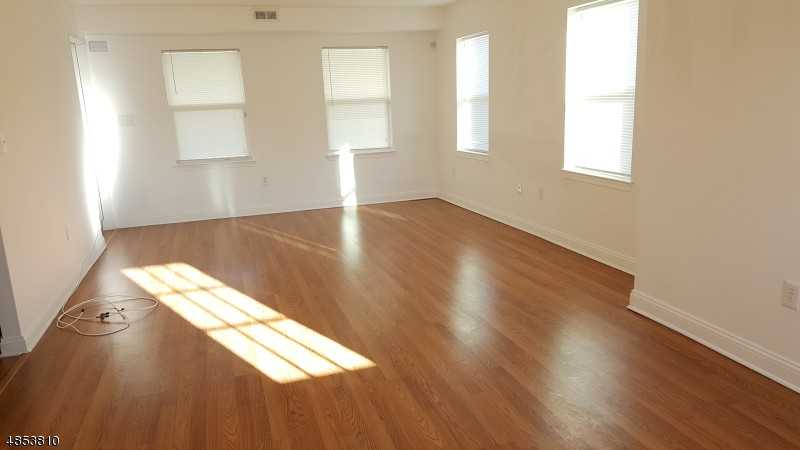 147 W Washington Ave - Photo 3 of 25