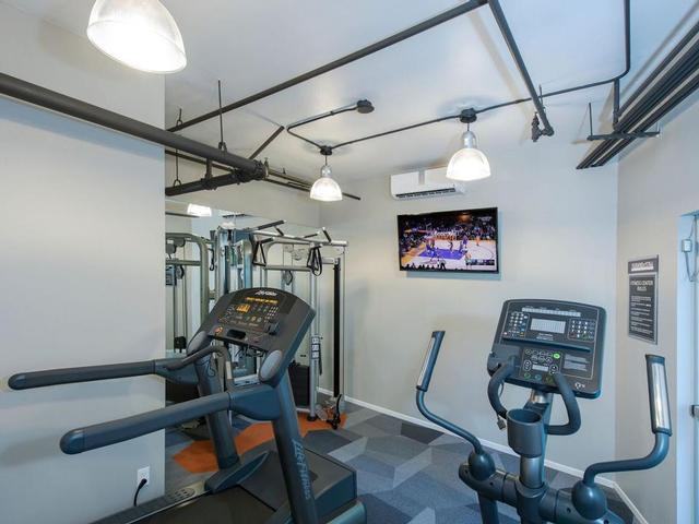 5746 Burchard Ave - Photo 6 of 10