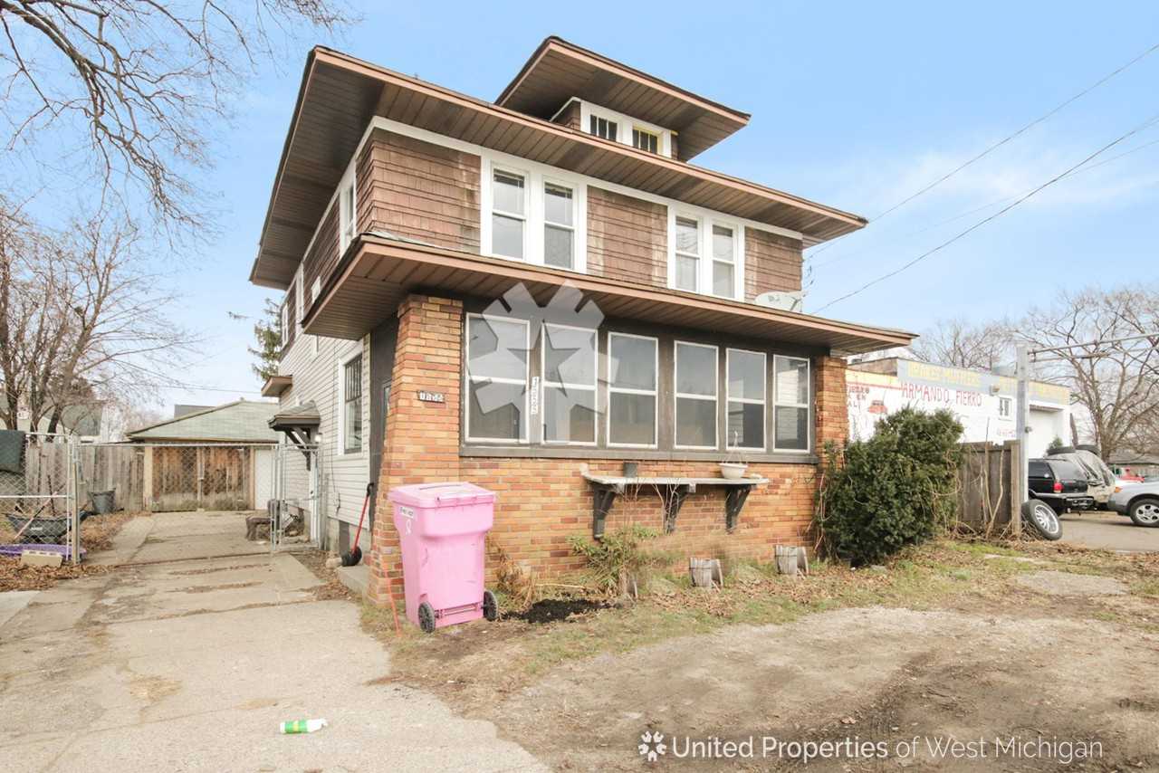 1555 Chicago Dr SW #2 - Photo 2 of 19