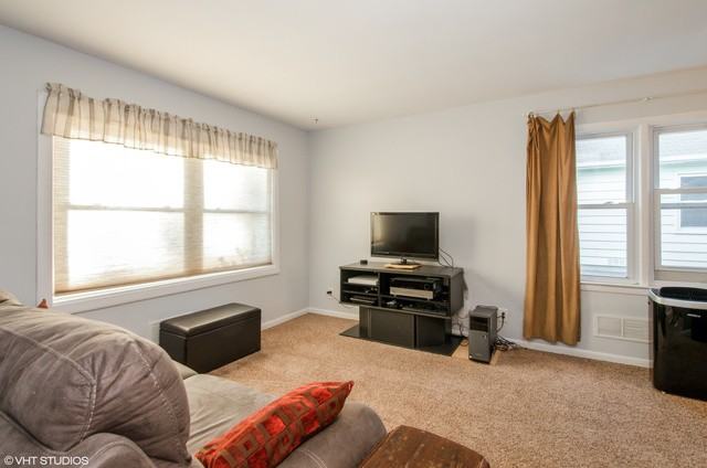145 Greenfield Ave - Photo 2 of 9