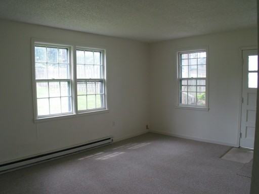 3211 W North Loop Ave - Photo 2 of 5